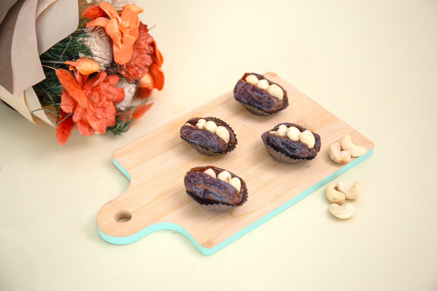 Cashew Medjool Dates